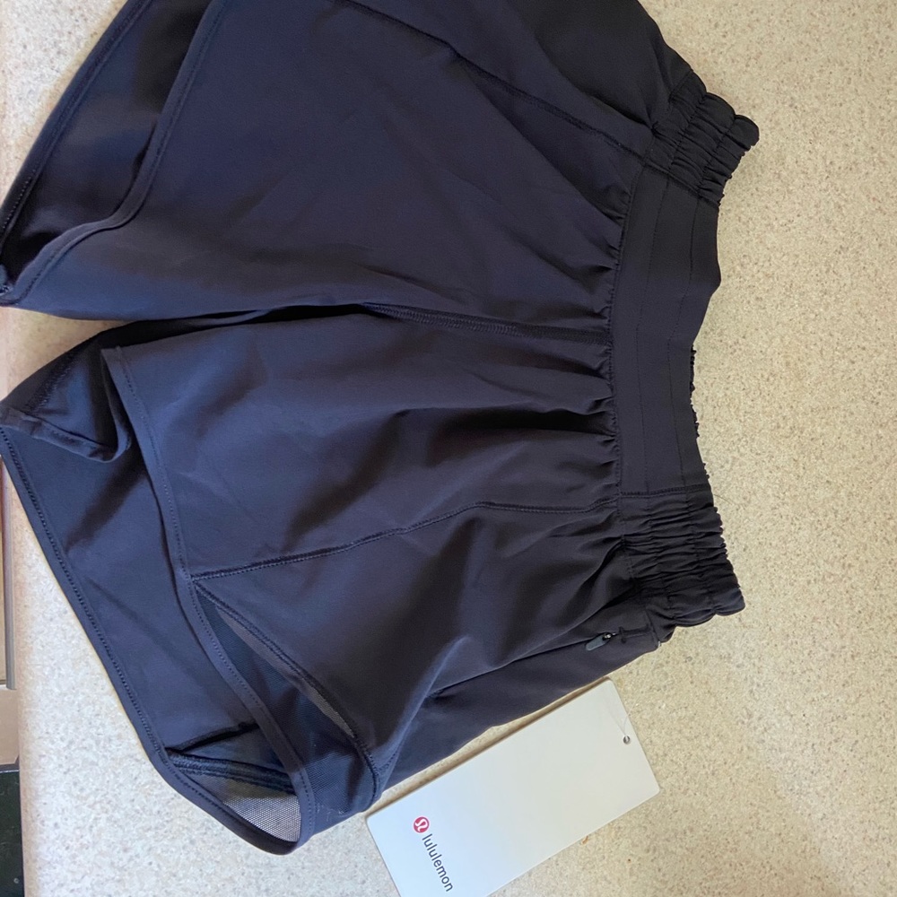 Lululemon hotty hot short 4” shorts